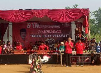 Peringati Bulan Bung Karno, Junaedi Darmawan Gelar Pagelaran Ebeg Banyumasan
