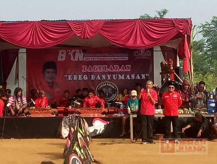 Peringati Bulan Bung Karno, Junaedi Darmawan Gelar Pagelaran Ebeg Banyumasan