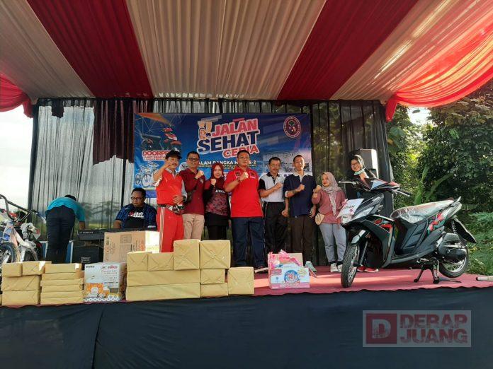 Peringati Hari Jadi Klinik Pratama Karanggintung, Himawan Gelar Jalan Sehat