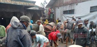 Purwono Ikuti Gotong Royong Pengecoran Masjid di Desa Sidengok