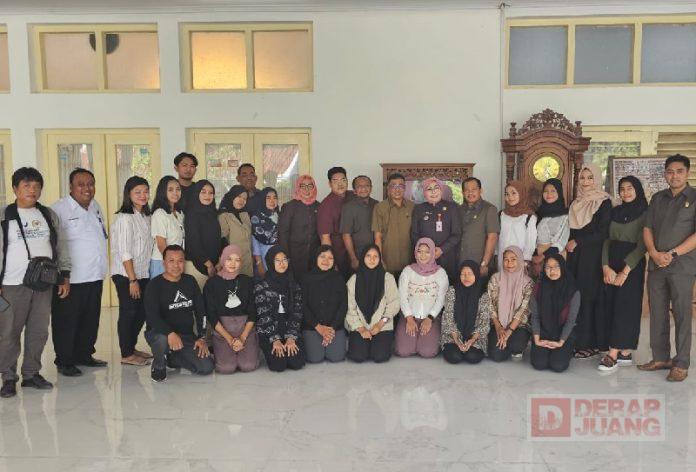Sri Sumarni Bincang Bersama Anak Muda Pegiat Seni Tari di Rumah Dinas Bupati