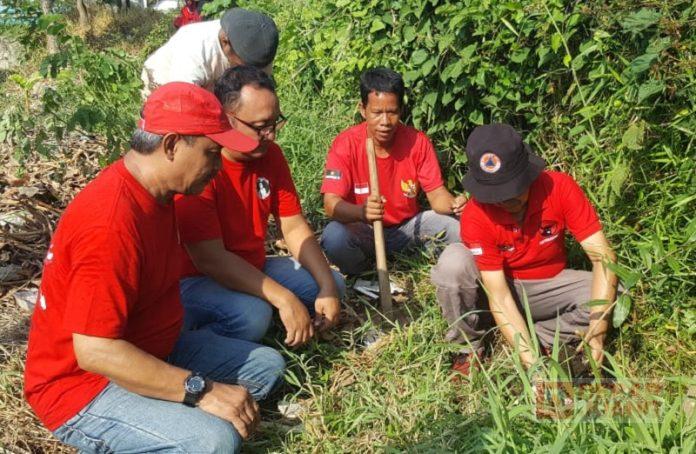 Rangkaian Bulan Bung Karno, Agung Satria Tugaskan Baguna Bersih-Bersih Sungai,