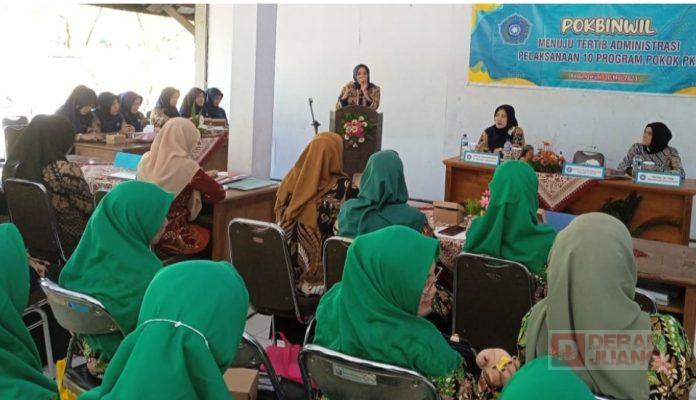 Gelar Pokbinwil, Widi Riswadi Pantau Perkembangan PKK di Desa Binaan.