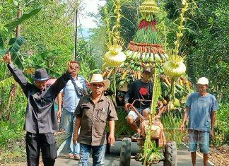 Bersamai Warganya, Riyadi Ikut Arak-arakan Tradisi Legenonan