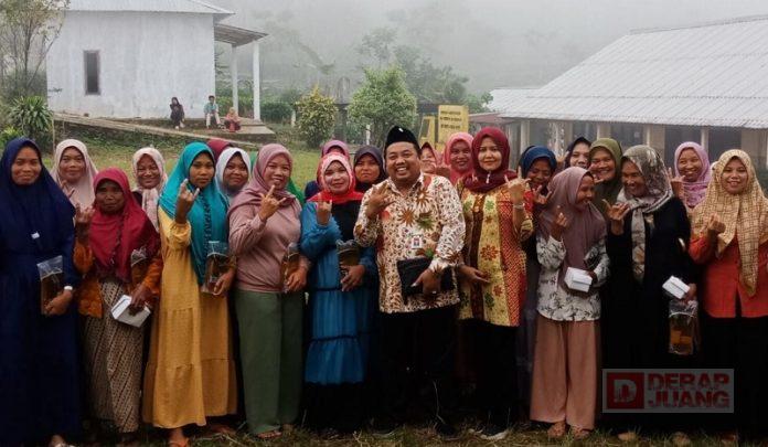 Perkuat Tenaga Marhaen, Ahmad Ridwan Terjun Bersama Dengar Keluhan Warga.