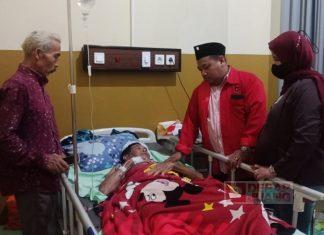 Jenguk Kader Yang Sakit, Ahmad Ridwan: Wujud Kepedulian Partai