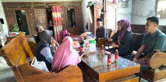 Wujud Kepedulian Dewi Megawati Beri Bantuan Kepada Korban Kebakaran