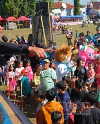 Andang Hadiri Jalan Sehat dan Bazar Desa Mindahan