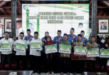 Bupati Demak Serahkan Bantuan Hibah Secara Simbolis pada Lembaga Keagamaan