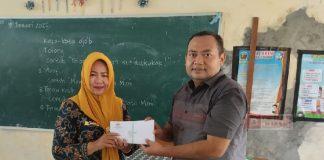 Dodiek Prasetyo Serahkan Bantuan PIP Bagi 30 Siswa SD Negeri Sidosari