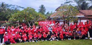 Pak Sam Kenalkan Ideologi Partai pada Ibu-Ibu Melalui Senam