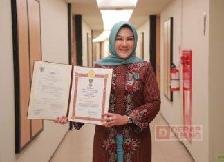 Sri Mulyani Raih Penghargaan Satyalancana Wira Karya