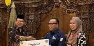Husein Serahkan Dana Pendampingan ke PPK Ormawa UMP
