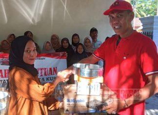 Sutarman Salurkan Bantuan Alat Tata Boga untuk KWT