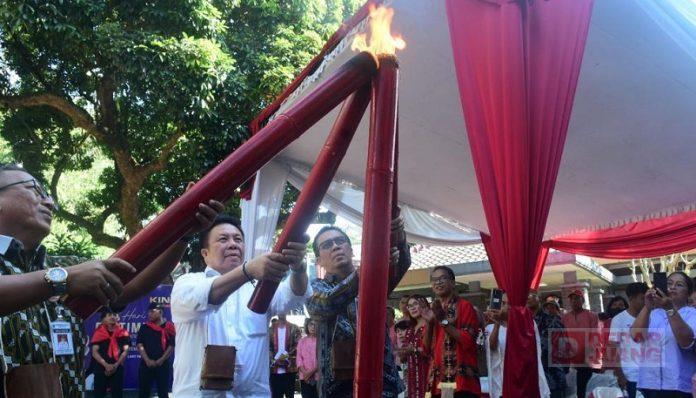 Hadiri Peringatan Pattimura, Dance Ishak Ajak Warisi Perjuangannya