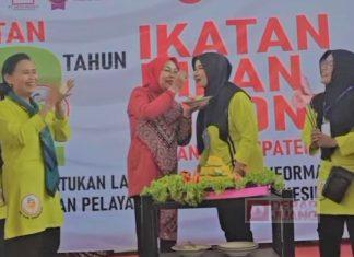 Sri Sumarni Apresiasi Dedikasi Bidan Grobogan di Peringatan 76th IBI