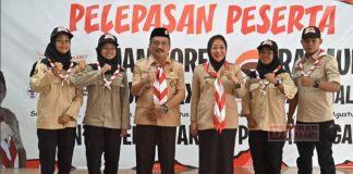 Bu Tiwi Lepas Kontingen Pramuka pada Jambore Dunia dan Raimuna Nasional