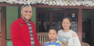 Ahmad Mubarak Salurkan Bantuan PIP Mbak Puan di Wilayah Ampuannya