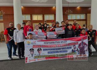 Sri Sumarni Beri Tali Asih Tuk Atlet Difabel Berprestasi