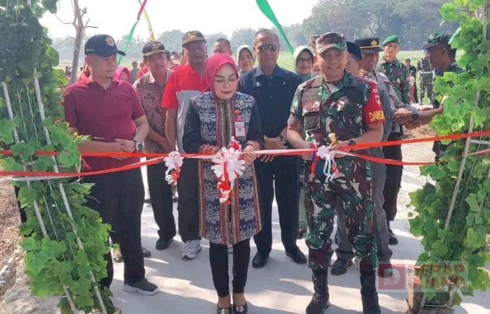 Sri Sumarni Resmikan Hasil Karya Bakti Mandiri TNI VII Desa Sambirejo