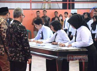 Husein Beri Pesan Pendidikan Karakter dalam Pelantikan Guru PPPK