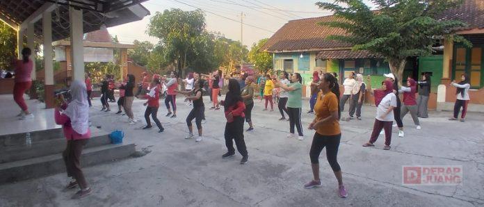 Triana Gelar Senam SICITA Dengan Meriah Bersama Ibu-ibu Ngambakrejo