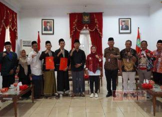 Bu Tiwi Tiwi Lepas Dua Santri Ikuti Kontes Robot di Korsel