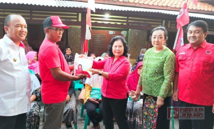Beri Santunan Anak Yatim, Mbak Oliv Sambangi Desa Binaan