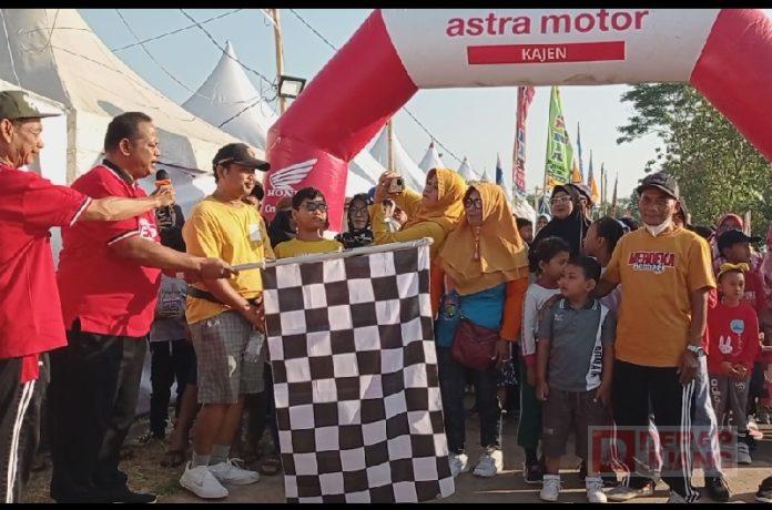 Jalan Sehat Bowe Expo, Riswadi Berikan Hadiah Sepeda Motor