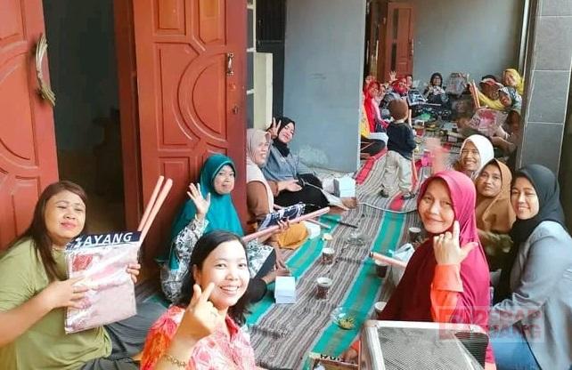 Temui Warga Kelurahan Panggung, Ratna Mengajak Perempuan Ambil Peran di Politik