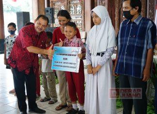 Wajib Belajar 9 Tahun, Pemkab Semarang Beri Beasiswa Siswa Kurang Mampu