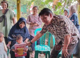 Cegah Stunting, Andry Bagikan MP ASI untuk Balita