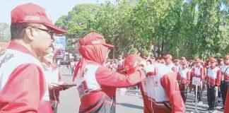 Sri Sumarni Lepas Kontingen PORPROV, Targetkan Raih 100 Medali Emas