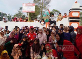 Bu Tiwi Resmikan Pagar Makam Desa Serayu Karanganyar