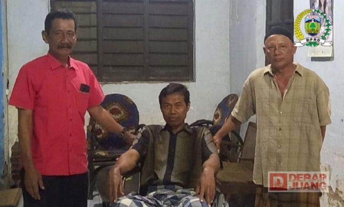 Sutrisno Salurkan Kursi Roda Kepada Yang Membutuhkan di Blimbingrejo