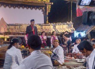 Hartanto Hadirkan Wayang Kulit dalam Acara Bersih Desa