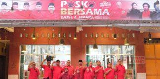 Gerakkan Mesin Partai, Andang Bagikan Alat Kampanye ke Seluruh Posko Bersama