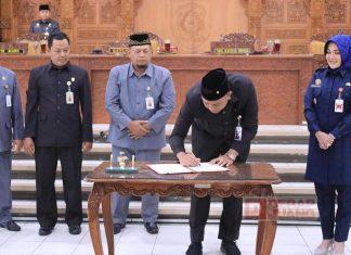 Ketua DPRD Klaten Teken MoU Dua KUA PPAS Sekaligus