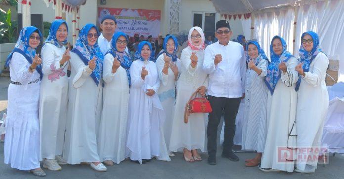 Andang dan Mbak Oshel Santuni Yatim Piatu Melalui Iwapi