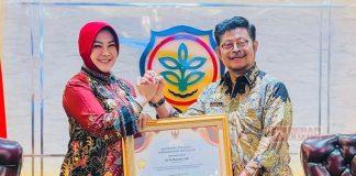 Sri Mulyani Terima Penghargaan Adhikarya Pratama Pembangunan