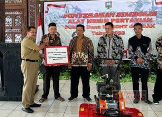 Dorong Modernisasi Pertanian, Ngesti Serahkan Alsintan ke Gapoktan