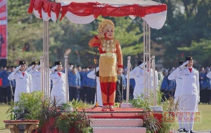 Peringati Hari Proklamasi, Sri Sumarni Pimpin Upacara Bendera