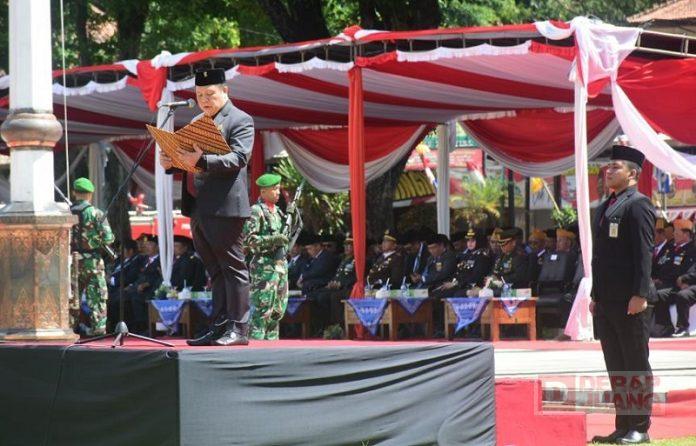 Dance Bacakan Teks UUD 1945 Hingga Inspekturi Upacara Bersama Warga Pancuran