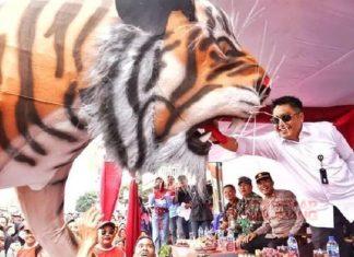 Zaenal Arifin Hadiri Karnaval Pembangunan di Secang