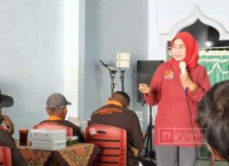 Kadarwati Serahkan Bantuan Sprayer dan Pengendali Hama