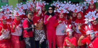 Arry Sintawati Gelar Jalan Santai dan Karnaval di Senden