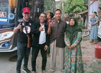 Tri Budi Cahyono Lepas Rombongan Peziarah Walisongo dari Tegalsambi