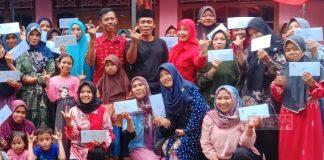 Ernayati Serahkan SK Beasiswa PIP untuk Pelajar di Butuh