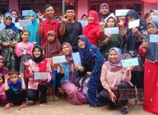 Ernayati Serahkan SK Beasiswa PIP untuk Pelajar di Butuh