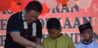 Dance Ishak dan Anggota Fraksi Giat Santuni Anak Yatim & Dhuafa